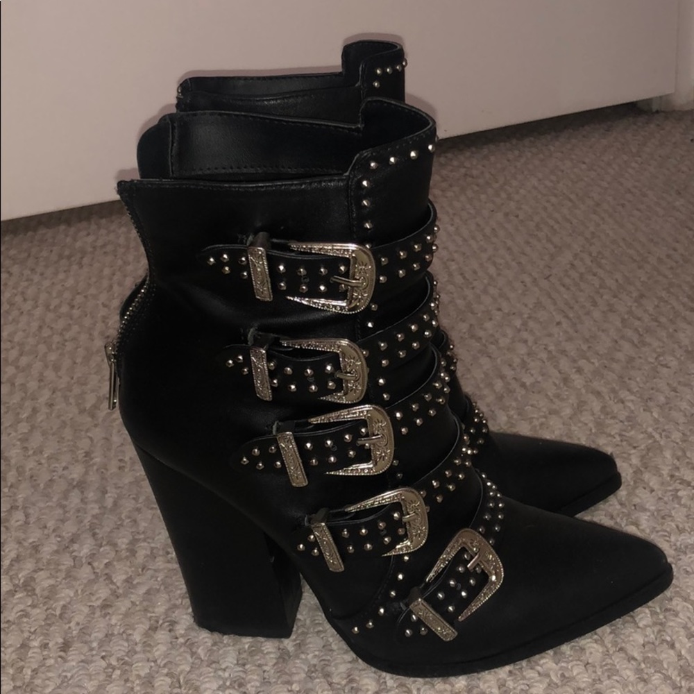 Steve Madden Comet Buckle Boots